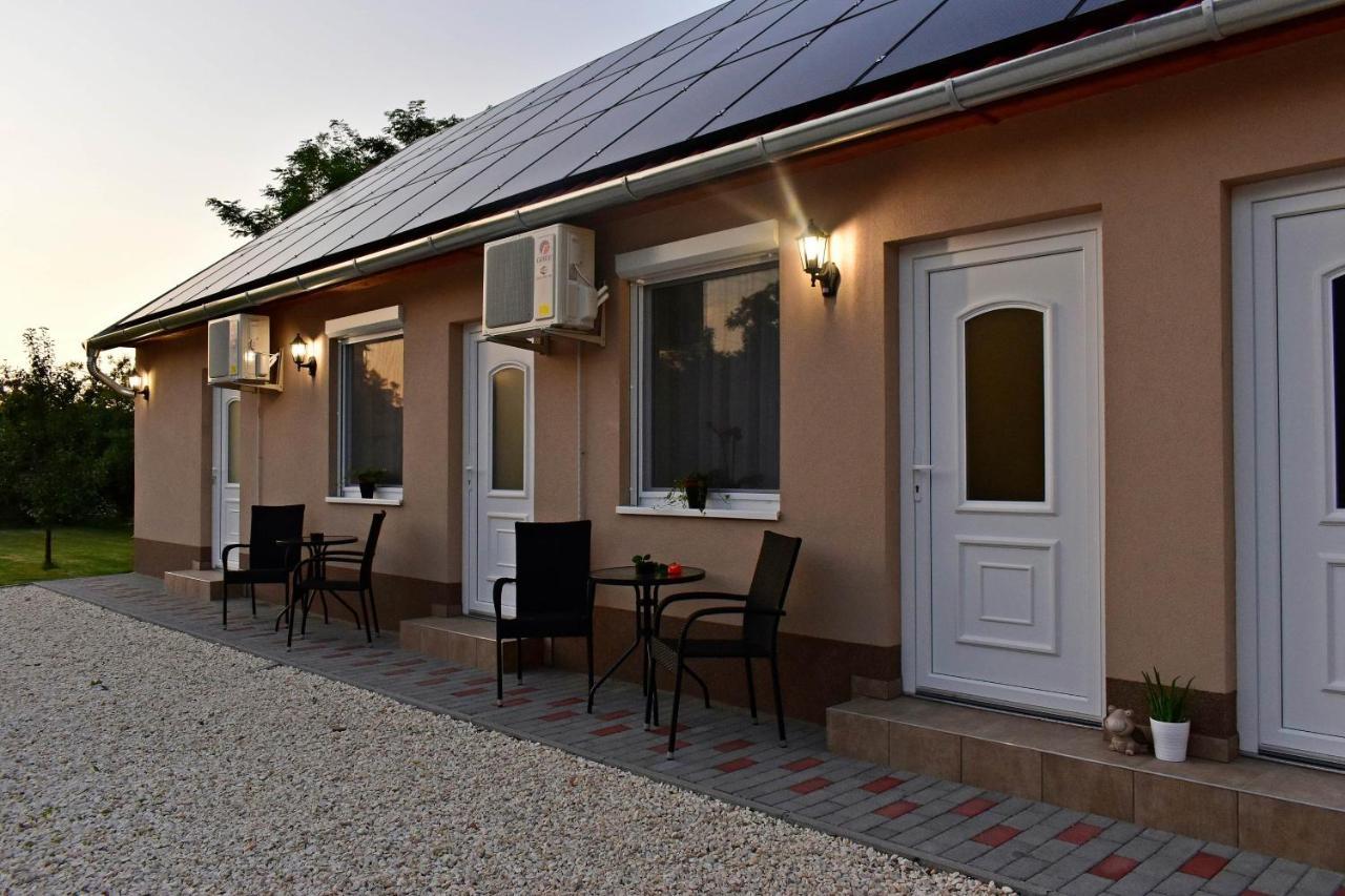 Napfeny Apartman Makó Zewnętrze zdjęcie